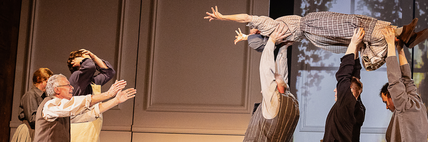 Двери в детство: РАМТ превратил шмелевскую прозу в спектакль-воспоминание